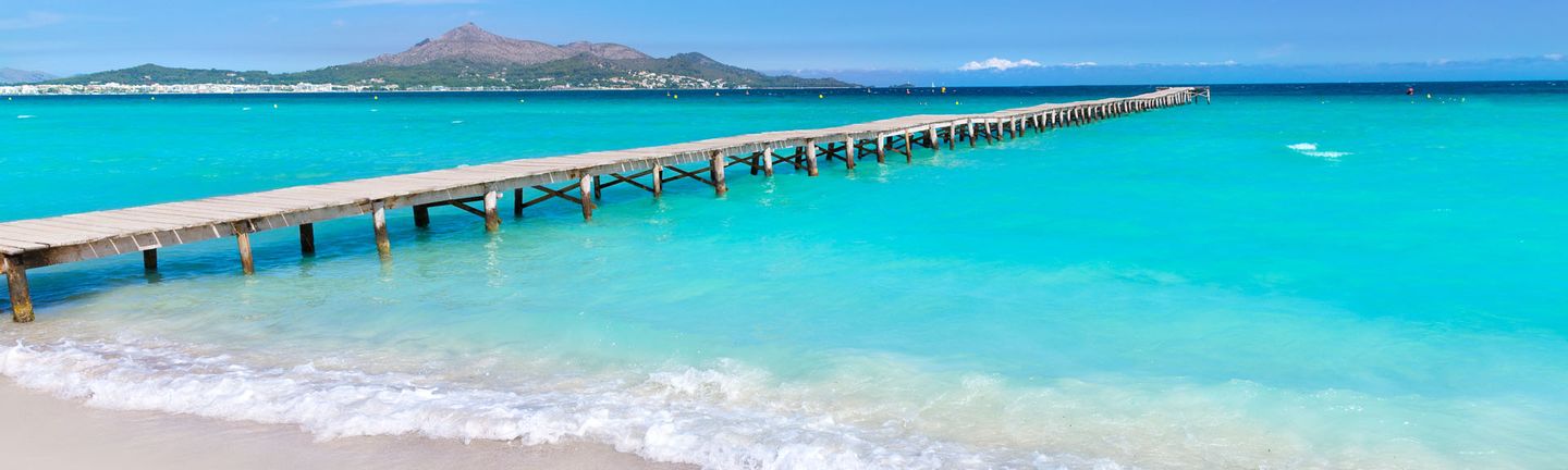 Universal Mallorca Travel Mallorcas Strände Playa de Muro Steg Meer Alcudia