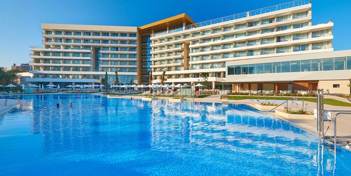 Universal Mallorca Travel Universal Hotel Bikini Cala MIllor Pool 