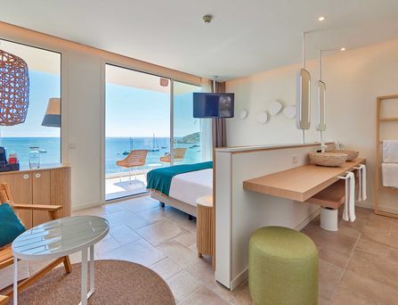 Universal Mallorca Travel Universal Hotel Aquamarin Sant Elm Doppelzimmer Superior mit Meerblick