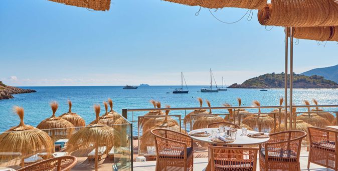 Universal Mallorca Travel Universal Hotel Aquamarin Sant Elm Beach Club Hotel direkt am Meer Terrasse mit Blick aufs Meer