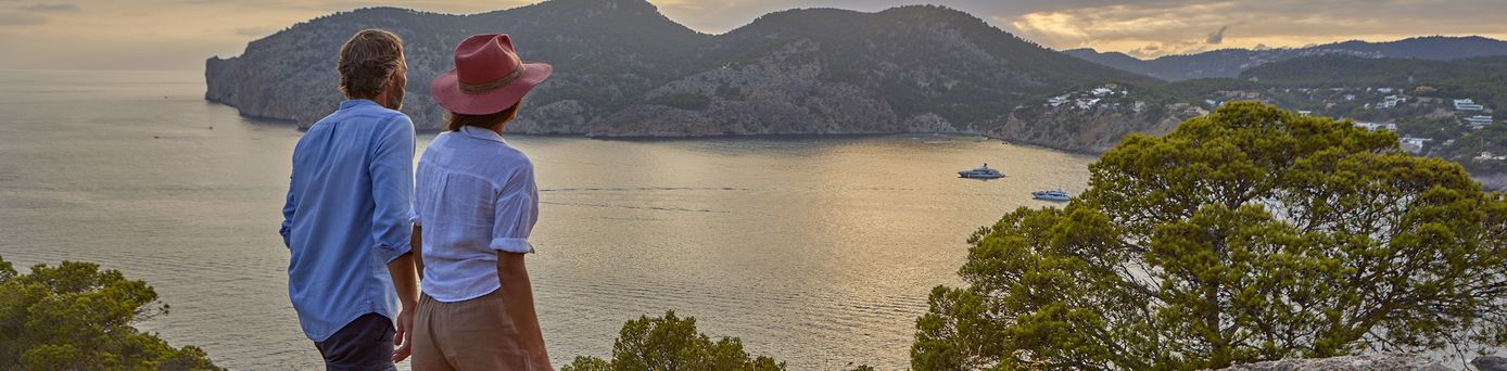 Universal Mallorca Travel Wandern Paar Picknick Dragonera
