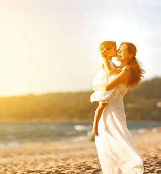 Universal Mallorca Travel Mama und Kind Single Urlaub Alleinerziehende mit Kind Strand