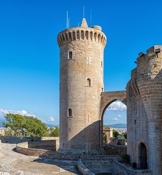 Universal Mallorca Travel Castell de Bellver Ausflug Kultur