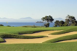 Universal Mallorca Travel Golf Golf spielen Bunker Meer Bäume Golplatz Alcanada 