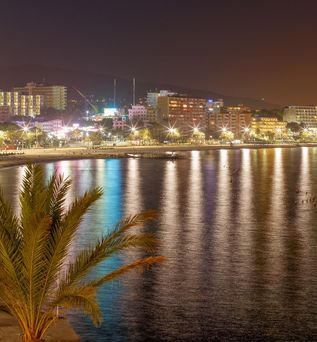 Universal Mallorca Travel Nachtleben von Magaluf Meer Strand Palmen