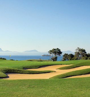 18-Loch-Golfplatz im Norden Mallorcas an der Bucht von Alcúdia mit Golf-Akademie