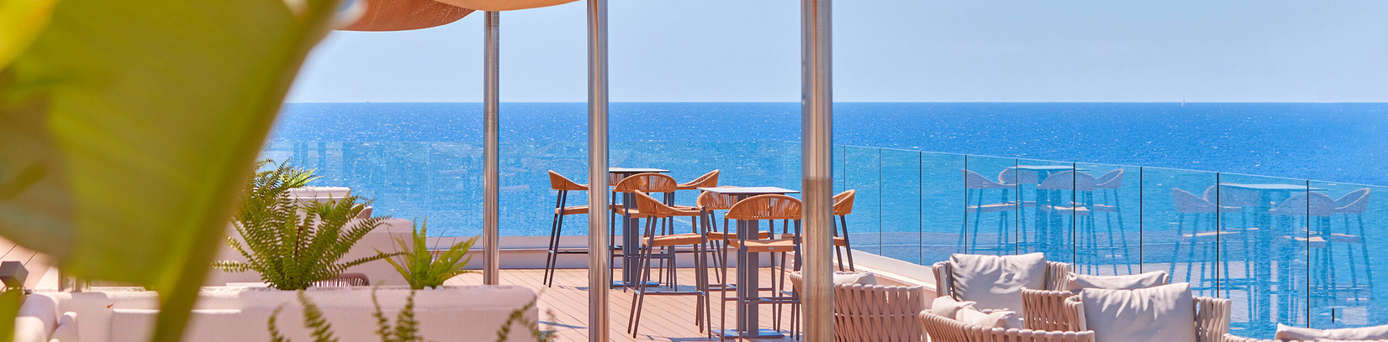 Seminarraum im Universal Hotel Romantica Rooftopbar mit Meerblick