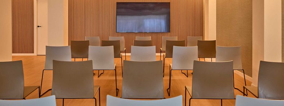 Professionelle Seminare auf Mallorca Konferenzraum Seminarraum High-End Equipment Leadership Retreats und kreative Workshops