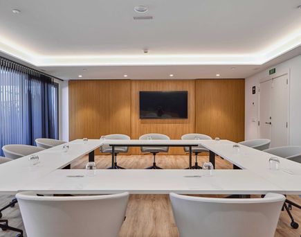 Seminarraum Faro Universal Grand Leon & Spa bietet Platz für bis zu 11 Personen