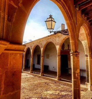 Universal Mallorca Travel Wanderwoche mit der Schweizer Familie Ausflug Wanderung Cala Pi