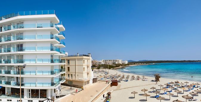 Universal Mallorca Travel Universal Hotel Perla Sillot Hotel direkt am Meer Strand Meer