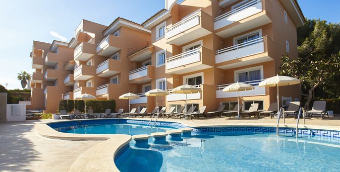 Universal Aparthotel Laguna Garden Canyamel Pool