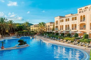 Universal Mallorca Ferien Steigenberger Hotel & Resort Camp de Mar Pool Hotel Liegen