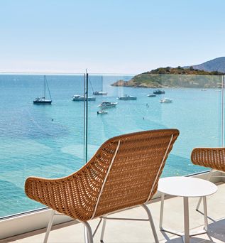Universal Mallorca Travel Universal Hotel Aquamarin Sant Elm Beach Club Hotel direkt am Meer Balkon mit Blick auf die Insel Dragonera