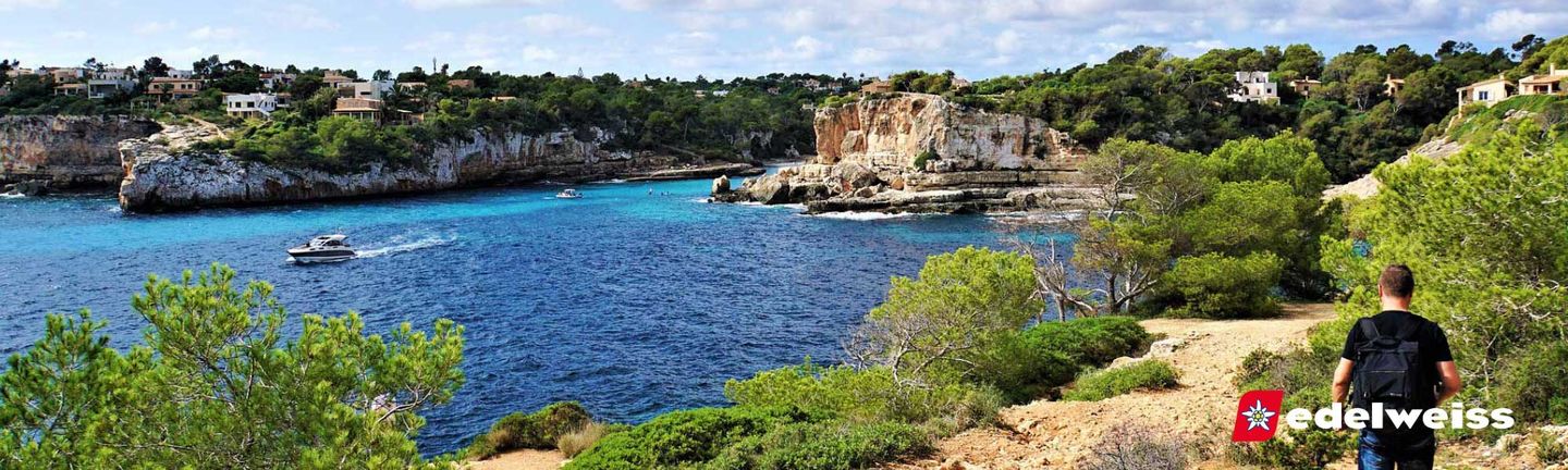 Wanderung Küsten Natur auf Mallorca Blick auf das Meer