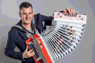 Universal Mallorca Travel Schlager und Ländler Erlebniswoche mit Hitsch Marc Pircher Harmonika
