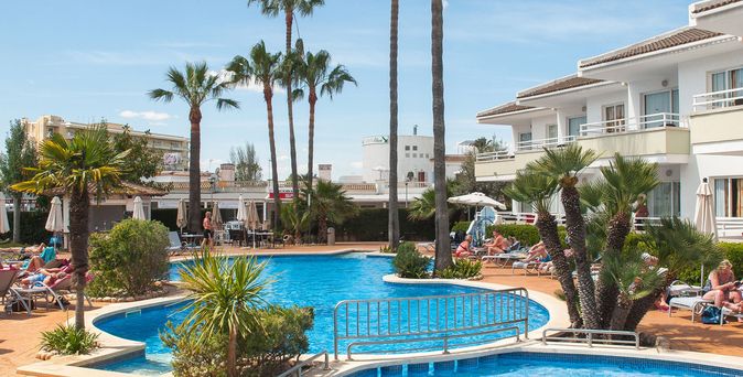 Universal Mallorca Travel Universal Aparthotel Elisa Playa de Muro Alcudia Pool 