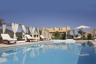 Universal Mallorca Ferien Finca Ses Cases de Fetget Son Servera Pool Liegen Bali Bett