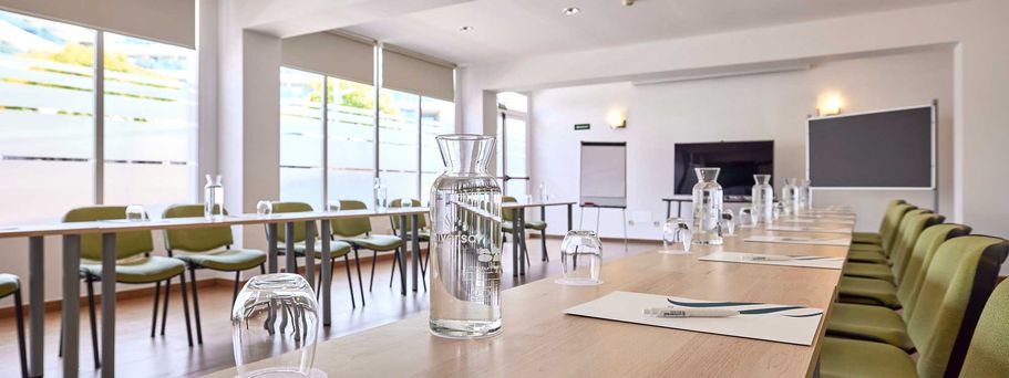 Professionelle Seminare auf Mallorca Konferenzraum Seminarraum High-End Equipment Leadership Retreats und kreative Workshops