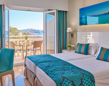 Universal Mallorca Travel Weinreise Universal Hotel Lido Park & Spa Peguera Paguera Mallorca Hotel am Meer